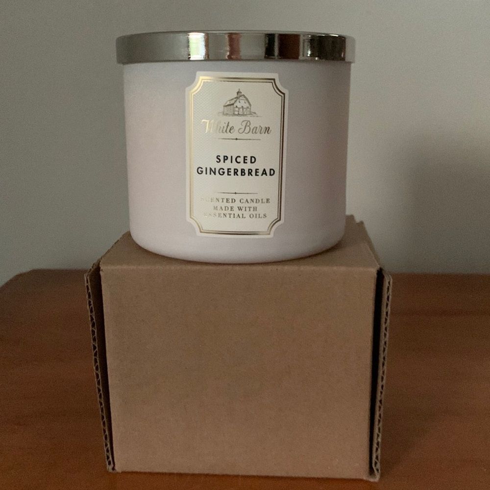 New Bath and Body Works White Barn Spiced Gingerbread 3 Wick Candle
